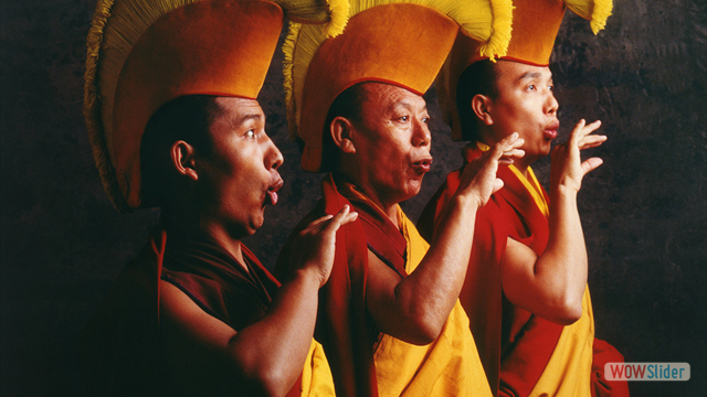 06 tibetan monks larger format